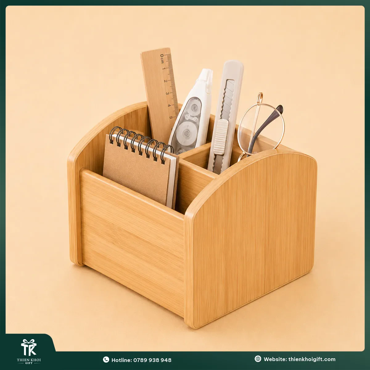 Giá cắm bút gỗ nhiều ngăn