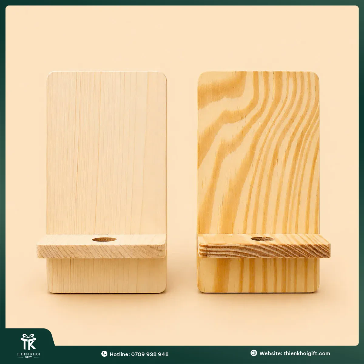 Giá đỡ điện thoại gỗ có lỗ sạc