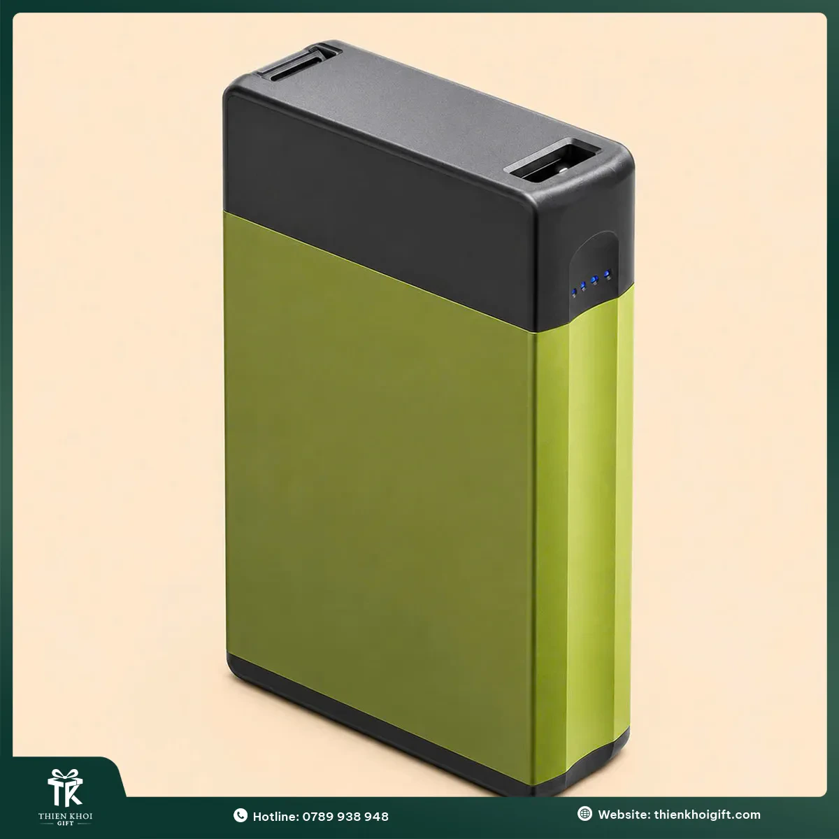 Pin sạc dự phòng hai cổng USB màu xanh