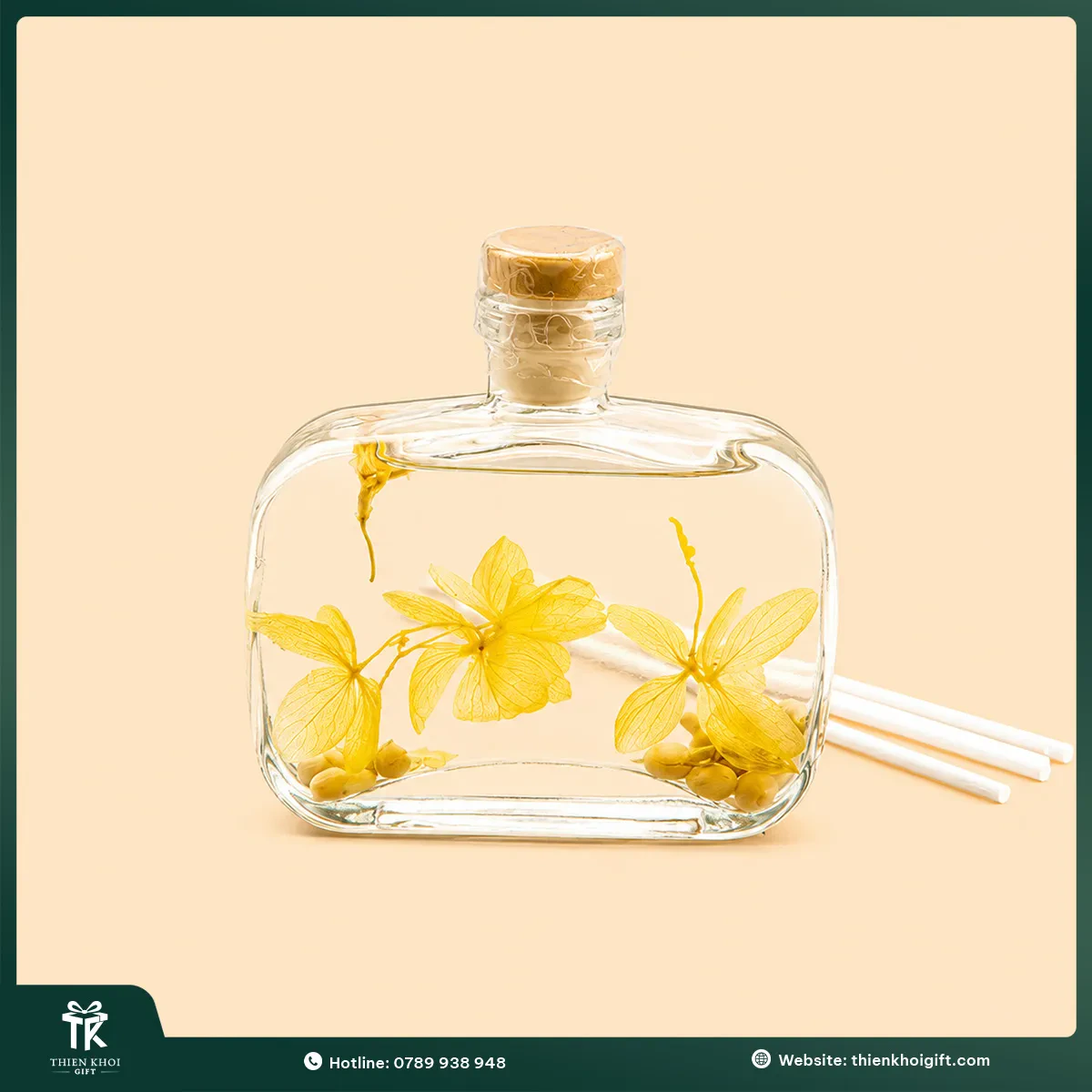 Tinh dầu thơm que mây hoa khô